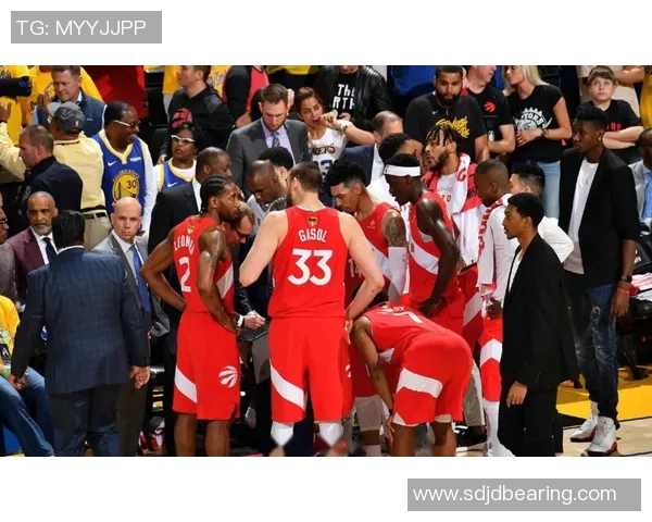 骑士与雷霆激战正酣NBA直播精彩瞬间回顾与分析